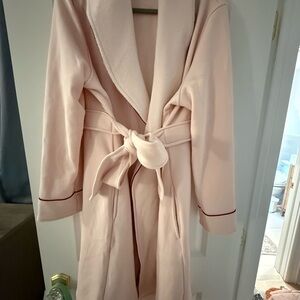 Lake brand new Soft Pink Shawl Collar Robe with Belt